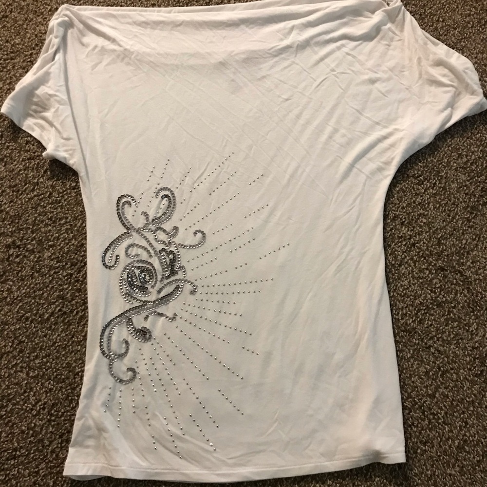 White off the shoulder bke boutique shirt